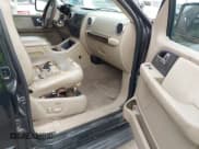 ✅ 2005 Ford Expedition Limited • VIN: 1FMFU19515LA60065 • Lot: 41447029. Wystawiony na IAAI z przebiegiem 232 953 mil. Bezpłatny archiwum sprzedaży aukcyjnych z USA i szczegółowy raport historii pojazdu na DreamBid. Zdjęcie 5.