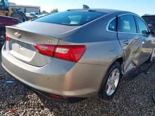 2024 Chevrolet Malibu LT z VIN 1G1ZD5ST4RF144962, wystawiony jako IAAI lot #43565789 z przebiegiem 44 874 mil mil oraz . Historia ofert i sprzedaży dostępna na DreamBid. Obrazek 4.