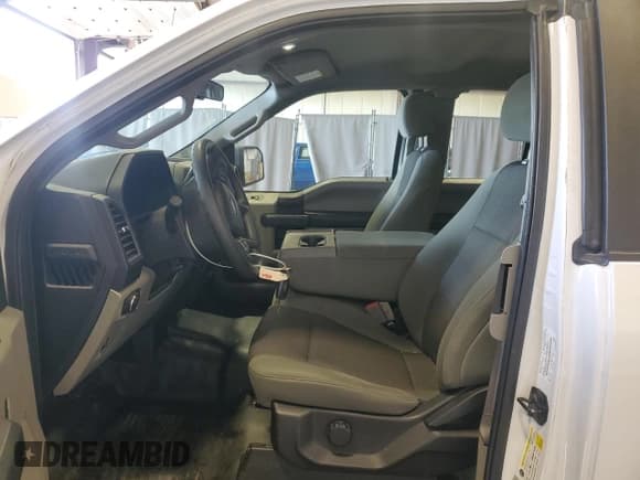✅ 2019 Ford F-150 XL • VIN: 1FTEX1C57KKD18817 • Lot: 62225315. Wystawiony na Copart z przebiegiem 72 321 mil. Bezpłatny archiwum sprzedaży aukcyjnych z USA i szczegółowy raport historii pojazdu na DreamBid. Zdjęcie 7.