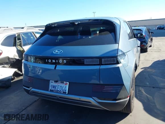 ✅ 2024 Hyundai Ioniq 5 SEL • VIN: KM8KN4DE3RU270039 • Lot: 43470598. Listed on IAAI with 18,057 mi. Free auction sales archive from the USA and detailed vehicle history report at DreamBid. Image 16.