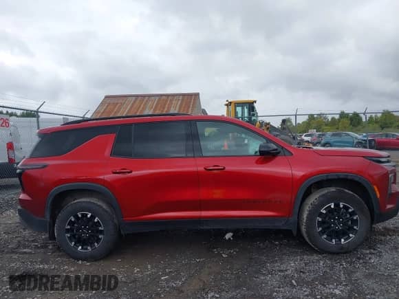 2024 Chevrolet Traverse AWD Z71 with VIN 1GNEVJKS0RJ182972, listed as a IAAI auction lot 43270961 with 20,258 mi miles and . Bid and sale history available at DreamBid. Image 13.