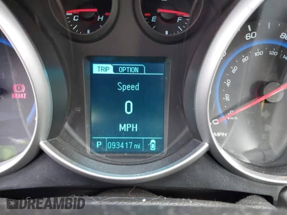 2015 Chevrolet Cruze LS z VIN 1G1PA5SH7F7259010, wystawiony jako IAAI lot #43609681 z przebiegiem 93 417 mil mil oraz . Historia ofert i sprzedaży dostępna na DreamBid. Obrazek 7.