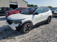 ✅ 2025 Kia Seltos S • VIN: KNDEUCAA6S7687224 • Lot: 58804735. Listed on Copart with 4,296 mi. Free auction sales archive from the USA and detailed vehicle history report at DreamBid. Image 1.