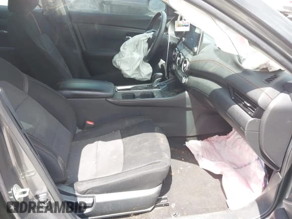 ✅ 2021 Nissan Sentra SR • VIN: 3N1AB8DV5MY275638 • Lot: 42811677. Wystawiony na IAAI z przebiegiem 85 573 mil. Bezpłatny archiwum sprzedaży aukcyjnych z USA i szczegółowy raport historii pojazdu na DreamBid. Zdjęcie 5.