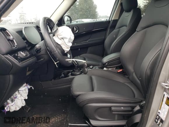 ✅ 2024 MINI Countryman Cooper S • VIN: WMZ83BR01R3S11454 • Lot: 46306335. Listed on Copart with 14,667 mi. Free auction sales archive from the USA and detailed vehicle history report at DreamBid. Image 7.