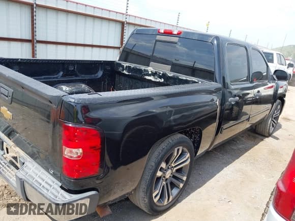 ✅ 2013 Chevrolet Silverado 1500 LT • VIN: 3GCPCSE06DG213630 • Lot: 43180548. Listed on IAAI with 167,431 mi. Free auction sales archive from the USA and detailed vehicle history report at DreamBid. Image 4.