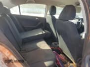 ✅ 2013 Volkswagen Jetta • VIN: 3VW2K7AJXDM236478 • Lot: 82425385. Wystawiony na Copart z przebiegiem Nie podano. Bezpłatny archiwum sprzedaży aukcyjnych z USA i szczegółowy raport historii pojazdu na DreamBid. Zdjęcie 10.