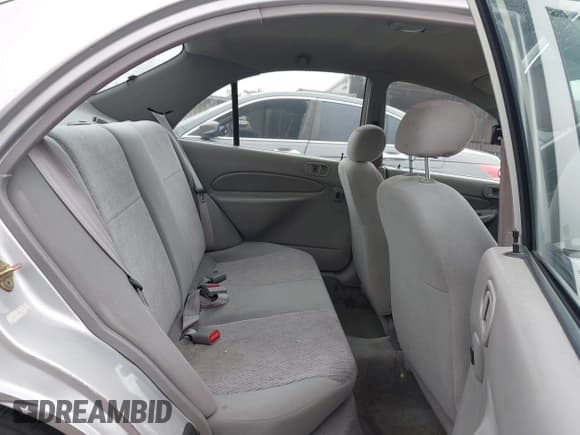 ✅ 2001 Ford Escort Fleet • VIN: 3FAFP13P61R155907 • Lot: 43598300. Wystawiony na IAAI z przebiegiem 118 954 mil. Bezpłatny archiwum sprzedaży aukcyjnych z USA i szczegółowy raport historii pojazdu na DreamBid. Zdjęcie 8.