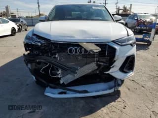 ✅ 2024 Audi Q3 S line Premium Plus • VIN: WA1EECF39R1197343 • Lot: 91072605. Wystawiony na Copart z przebiegiem 8 008 mil. Bezpłatny archiwum sprzedaży aukcyjnych z USA i szczegółowy raport historii pojazdu na DreamBid. Zdjęcie 5.
