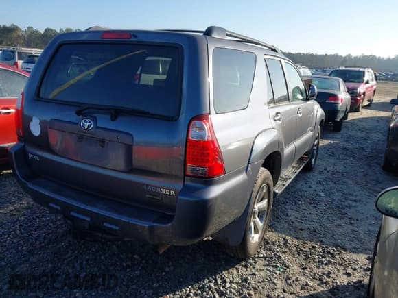 ✅ 2008 Toyota 4Runner Limited • VIN: JTEBT17R888043634 • Lot: 41460953. Wystawiony na IAAI z przebiegiem 126 860 mil. Bezpłatny archiwum sprzedaży aukcyjnych z USA i szczegółowy raport historii pojazdu na DreamBid. Zdjęcie 4.