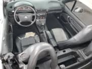 ✅ 1998 BMW 3 Series Z3 1.9 • VIN: 4USCH7338WLE10067 • Lot: 63195995. Wystawiony na Copart z przebiegiem 122 608 mil. Bezpłatny archiwum sprzedaży aukcyjnych z USA i szczegółowy raport historii pojazdu na DreamBid. Zdjęcie 8.