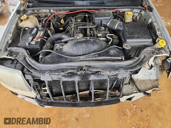 ✅ 2004 Jeep Grand Cherokee Laredo • VIN: 1J4GX48S74C347167 • Lot: 81780455. Listed on Copart with 227,397 mi. Free auction sales archive from the USA and detailed vehicle history report at DreamBid. Image 12.