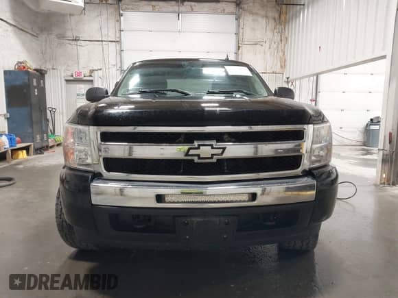 ✅ 2011 Chevrolet Silverado 1500 LS • VIN: 1GCRKREA9BZ236281 • Lot: 42575069. Wystawiony na IAAI z przebiegiem 131 015 mil mil. Skorzystaj z bezpłatnego archiwum sprzedaży aukcyjnych z USA i zobacz szczegółowy raport historii pojazdu na DreamBid. Zdjęcie 12.