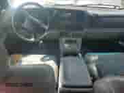 2001 Chevrolet Suburban LT z VIN 3GNFK16T31G158851, wystawiony jako Copart lot #63892503 z przebiegiem 232 198 mil mil oraz Nie do naprawy • Non repairable. Historia ofert i sprzedaży dostępna na DreamBid. Obrazek 8.