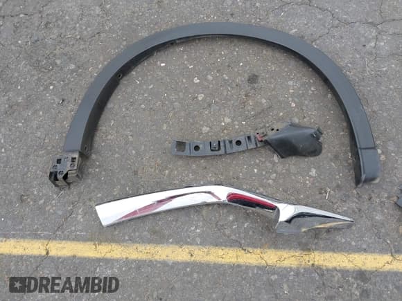 ✅ 2018 Mazda CX-5 Touring • VIN: JM3KFBCM2J0466233 • Lot: 43220530. Listed on IAAI with 109,259 mi. Free auction sales archive from the USA and detailed vehicle history report at DreamBid. Image 12.