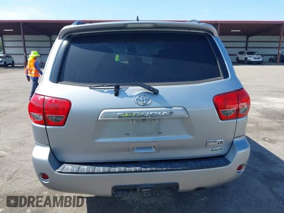 ✅ 2016 Toyota Sequoia SR5 • VIN: 5TDBW5G15GS137610 • Лот: 42787697. Опубликован ранее на IAAI с пробегом 144 211 миль. Бесплатный доступ к архиву аукционных продаж из США и подробный отчёт об истории автомобиля на DreamBid. Изображение 16.