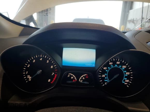 ✅ 2016 Ford Escape S • VIN: 1FMCU0F75GUA53037 • Lot: 81655275. Wystawiony na Copart z przebiegiem 122 631 mil. Bezpłatny archiwum sprzedaży aukcyjnych z USA i szczegółowy raport historii pojazdu na DreamBid. Zdjęcie 9.