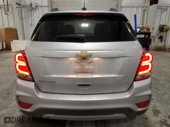 ✅ 2022 Chevrolet Trax LT • VIN: KL7CJPSM1NB525211 • Lot: 85825315. Listed on Copart with 77,332 mi. Free auction sales archive from the USA and detailed vehicle history report at DreamBid. Image 6.