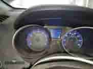 2011 Hyundai Tucson GLS z VIN KM8JUCACXBU307959, wystawiony jako Copart lot #67553525 z przebiegiem 171 724 mil mil oraz Nie do naprawy • Non repairable. Historia ofert i sprzedaży dostępna na DreamBid. Obrazek 9.