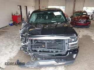 ✅ 2017 Chevrolet Silverado 1500 High Country • VIN: 3GCUKTECXHG409985 • Lot: 43304925. Wystawiony na IAAI z przebiegiem 179 299 mil. Bezpłatny archiwum sprzedaży aukcyjnych z USA i szczegółowy raport historii pojazdu na DreamBid. Zdjęcie 6.