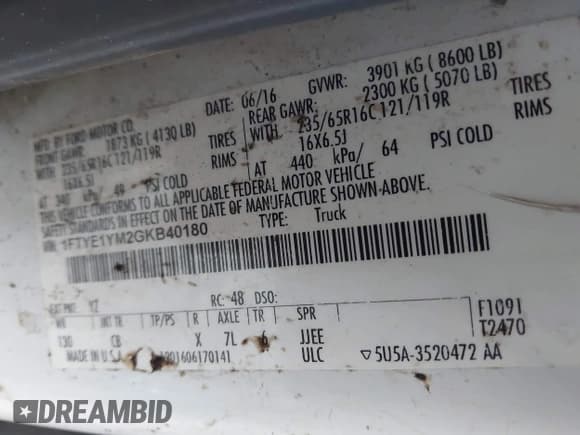 ✅ 2016 Ford Transit Cargo • VIN: 1FTYE1YM2GKB40180 • Lot: 43752890. Wystawiony na IAAI z przebiegiem 151 746 mil. Bezpłatny archiwum sprzedaży aukcyjnych z USA i szczegółowy raport historii pojazdu na DreamBid. Zdjęcie 9.