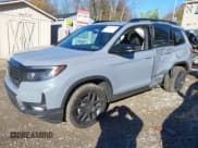 ✅ 2025 Honda Passport Black Edition • VIN: 5FNYF8H87SB006618 • Lot: 43617166. Listed on IAAI with 9,314 mi. Free auction sales archive from the USA and detailed vehicle history report at DreamBid. Image 2.