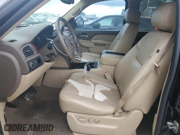 ✅ 2013 Chevrolet Tahoe LTZ • VIN: 1GNSCCE03DR341766 • Lot: 63620855. Listed on Copart with 214,701 mi. Free auction sales archive from the USA and detailed vehicle history report at DreamBid. Image 7.