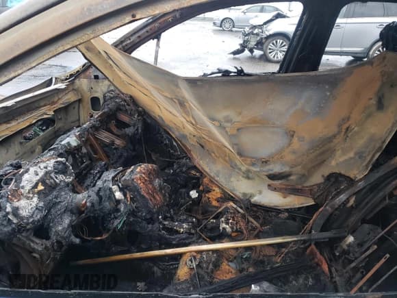 ✅ 2019 Buick Encore Preferred • VIN: KL4CJASB6KB960214 • Lot: 84197275. Wystawiony na Copart z przebiegiem Nie podano. Bezpłatny archiwum sprzedaży aukcyjnych z USA i szczegółowy raport historii pojazdu na DreamBid. Zdjęcie 7.