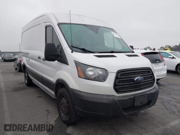 ✅ 2019 Ford Transit • VIN: 1FTYR2CM0KKB65167 • Lot: 43689679. Wystawiony na IAAI z przebiegiem 134 683 mil. Bezpłatny archiwum sprzedaży aukcyjnych z USA i szczegółowy raport historii pojazdu na DreamBid. Zdjęcie 1.