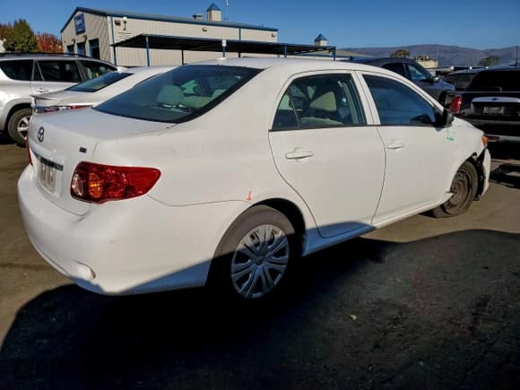 ✅ 2010 Toyota Corolla • VIN: 1NXBU4EEXAZ364652 • Lot: 95523375. Listed on Copart with 145,816 mi. Free auction sales archive from the USA and detailed vehicle history report at DreamBid. Image 3.