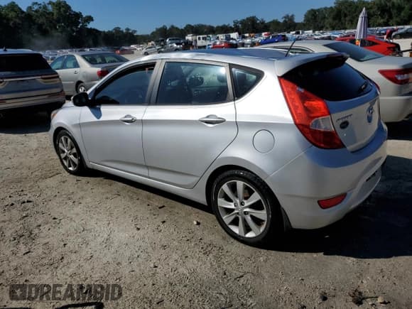 ✅ 2013 Hyundai Accent SE • VIN: KMHCU5AE9DU074651 • Лот: 77469904. Опубликован ранее на Copart с пробегом 73 641 миль. Бесплатный доступ к архиву аукционных продаж из США и подробный отчёт об истории автомобиля на DreamBid. Изображение 2.