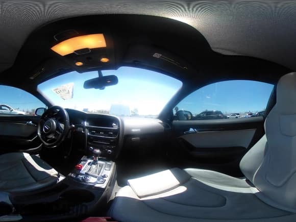 ✅ 2013 Audi RS 5 • VIN: WUAC6AFR7DA901876 • Lot: 42650313. Wystawiony na IAAI z przebiegiem 110 472 mil. Bezpłatny archiwum sprzedaży aukcyjnych z USA i szczegółowy raport historii pojazdu na DreamBid. Zdjęcie 20.