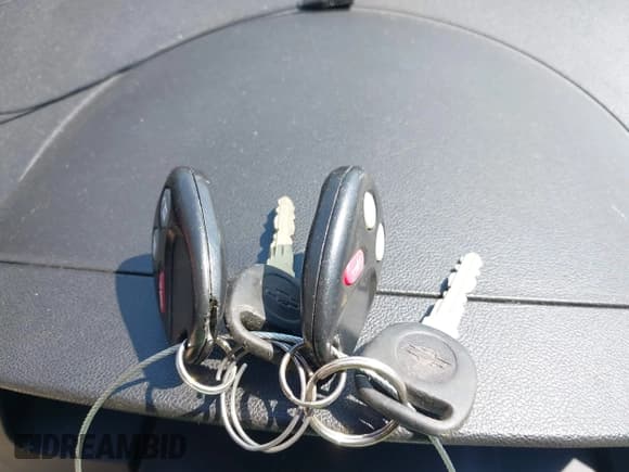 ✅ 2006 Chevrolet Equinox LS • VIN: 2CNDL13F466199094 • Лот: 42915146. Опубликован ранее на IAAI с пробегом 206 214 миль. Бесплатный доступ к архиву аукционных продаж из США и подробный отчёт об истории автомобиля на DreamBid. Изображение 11.