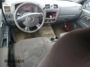 ✅ 2005 Chevrolet Colorado 1SC LS Z85 • VIN: 1GCDT136158226166 • Лот: 61626025. Опубликован ранее на Copart с пробегом 159 524 миль. Бесплатный доступ к архиву аукционных продаж из США и подробный отчёт об истории автомобиля на DreamBid. Изображение 8.