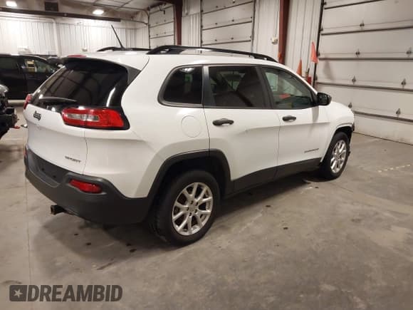 ✅ 2016 Jeep Cherokee Sport • VIN: 1C4PJLAB7GW212267 • Lot: 43614125. Listed on IAAI with 114,058 mi. Free auction sales archive from the USA and detailed vehicle history report at DreamBid. Image 4.