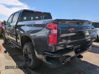 ✅ 2021 Chevrolet Silverado 1500 LT Trail Boss • VIN: 1GCPYFED7MZ159475 • Lot: 75689434. Wystawiony na Copart z przebiegiem 52 035 mil. Bezpłatny archiwum sprzedaży aukcyjnych z USA i szczegółowy raport historii pojazdu na DreamBid. Zdjęcie 2.