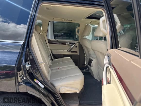 ✅ 2012 Lexus GX 460 Premium • VIN: JTJJM7FX2C5039814 • Lot: 43061510. Wystawiony na IAAI z przebiegiem 135 695 mil. Bezpłatny archiwum sprzedaży aukcyjnych z USA i szczegółowy raport historii pojazdu na DreamBid. Zdjęcie 8.