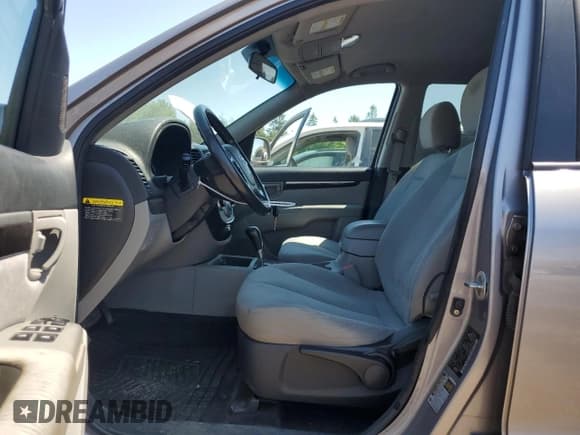 ✅ 2008 Hyundai Santa Fe GL • VIN: 5NMSG73E48H193978 • Lot: 88764815. Listed on Copart with 275,576 mi. Free auction sales archive from the USA and detailed vehicle history report at DreamBid. Image 7.
