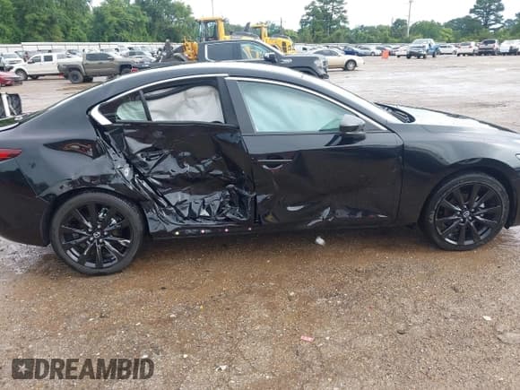✅ 2025 Mazda 3 S Select Sport • VIN: 3MZBPABM3SM469963 • Lot: 42477105. Wystawiony na IAAI z przebiegiem 1 933 mil. Bezpłatny archiwum sprzedaży aukcyjnych z USA i szczegółowy raport historii pojazdu na DreamBid. Zdjęcie 13.