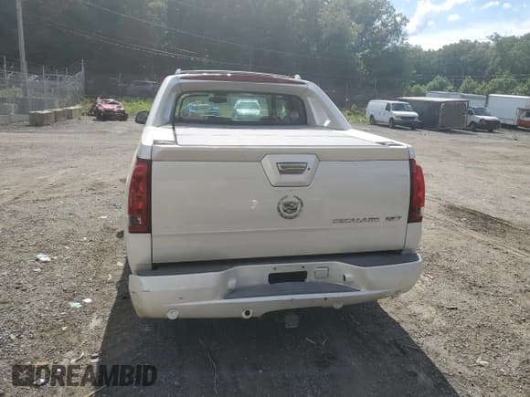 ✅ 2005 Cadillac Escalade EXT • VIN: 3GYEK62N15G205822 • Lot: 69961855. Listed on Copart with 190,927 mi. Free auction sales archive from the USA and detailed vehicle history report at DreamBid. Image 6.