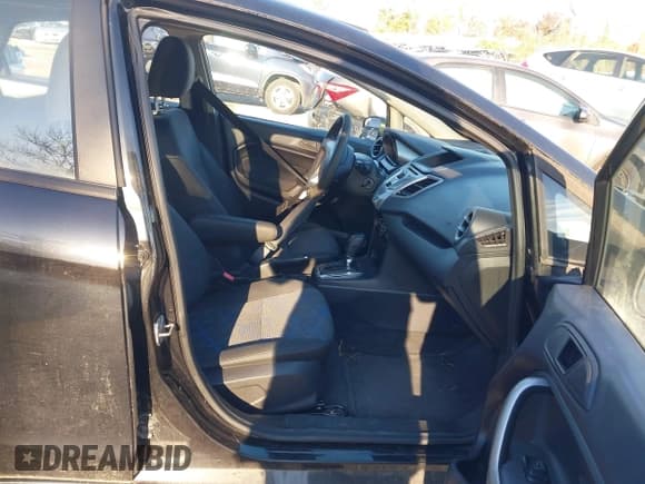 ✅ 2013 Ford Fiesta SE • VIN: 3FADP4BJ5DM191420 • Lot: 43616036. Wystawiony na IAAI z przebiegiem 92 385 mil. Bezpłatny archiwum sprzedaży aukcyjnych z USA i szczegółowy raport historii pojazdu na DreamBid. Zdjęcie 5.