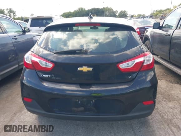✅ 2018 Chevrolet Cruze LT • VIN: 3G1BE6SM8JS530927 • Lot: 43137779. Listed on IAAI with 155,527 mi. Free auction sales archive from the USA and detailed vehicle history report at DreamBid. Image 16.