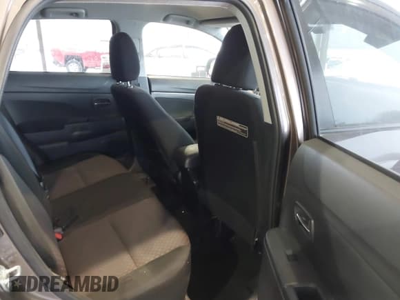 ✅ 2017 Mitsubishi Outlander ES • VIN: JA4AP3AU9HZ066583 • Lot: 41249937. Listed on IAAI with 91,395 mi. Free auction sales archive from the USA and detailed vehicle history report at DreamBid. Image 8.