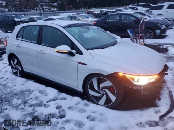 ✅ 2023 Volkswagen Golf GTI SE • VIN: WVWSA7CD3PW136272 • Лот: 85009324. Опубликован ранее на Copart с пробегом 5 522 миль. Бесплатный доступ к архиву аукционных продаж из США и подробный отчёт об истории автомобиля на DreamBid. Изображение 4.