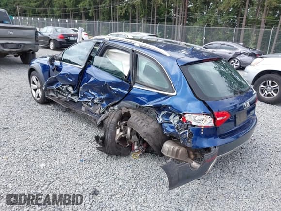✅ 2013 Audi allroad A4 Premium Plus • VIN: WA1UFAFLXDA197454 • Lot: 42593720. Wystawiony na IAAI z przebiegiem 62 258 mil. Bezpłatny archiwum sprzedaży aukcyjnych z USA i szczegółowy raport historii pojazdu na DreamBid. Zdjęcie 3.