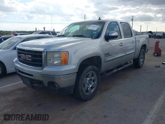 ✅ 2011 GMC Sierra 1500 SLE • VIN: 3GTP1VE01BG177608 • Lot: 43384343. Wystawiony na IAAI z przebiegiem 306 861 mil. Bezpłatny archiwum sprzedaży aukcyjnych z USA i szczegółowy raport historii pojazdu na DreamBid. Zdjęcie 2.