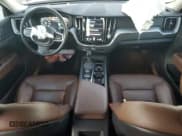 ✅ 2018 Volvo XC60 Momentum • VIN: YV4102RK9J1018266 • Lot: 80451614. Wystawiony na Copart z przebiegiem 126 082 mil. Bezpłatny archiwum sprzedaży aukcyjnych z USA i szczegółowy raport historii pojazdu na DreamBid. Zdjęcie 8.