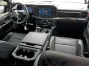 ✅ 2025 Ford F-150 Raptor • VIN: 1FTFW1RG7SFA64146 • Lot: 86058405. Wystawiony na Copart z przebiegiem 5 549 mil. Bezpłatny archiwum sprzedaży aukcyjnych z USA i szczegółowy raport historii pojazdu na DreamBid. Zdjęcie 8.