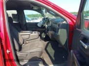 ✅ 2019 Chevrolet Silverado 1500 RST • VIN: 1GCUYEED4KZ113855 • Lot: 42568253. Wystawiony na IAAI z przebiegiem 173 168 mil. Bezpłatny archiwum sprzedaży aukcyjnych z USA i szczegółowy raport historii pojazdu na DreamBid. Zdjęcie 5.