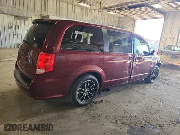 ✅ 2018 Dodge Grand Caravan SE • VIN: 2C4RDGBG3JR151761 • Lot: 92356095. Listed on Copart with 69,351 mi. Free auction sales archive from the USA and detailed vehicle history report at DreamBid. Image 3.
